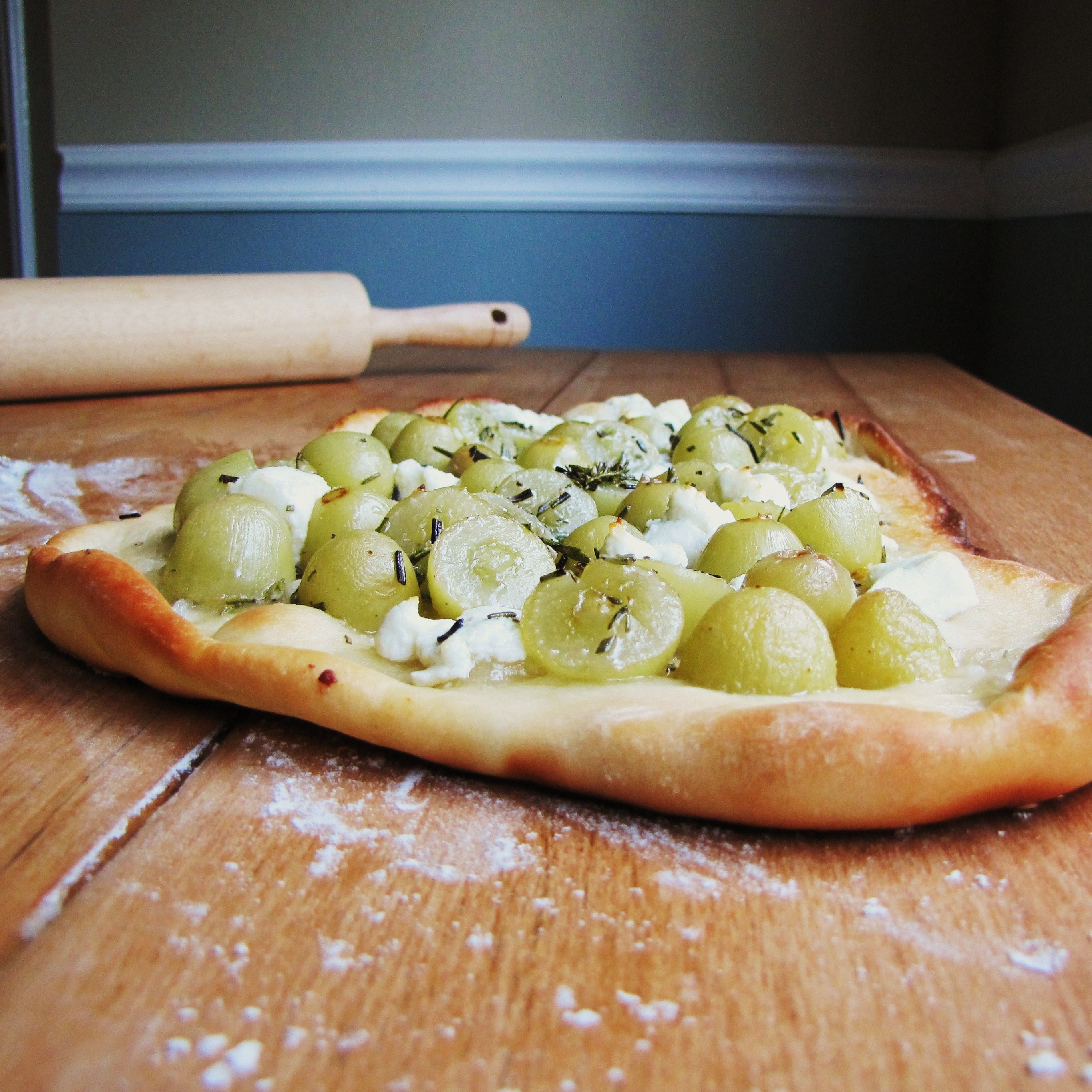 A Summer Pizza – Rosemary, Grapes, and Chevre