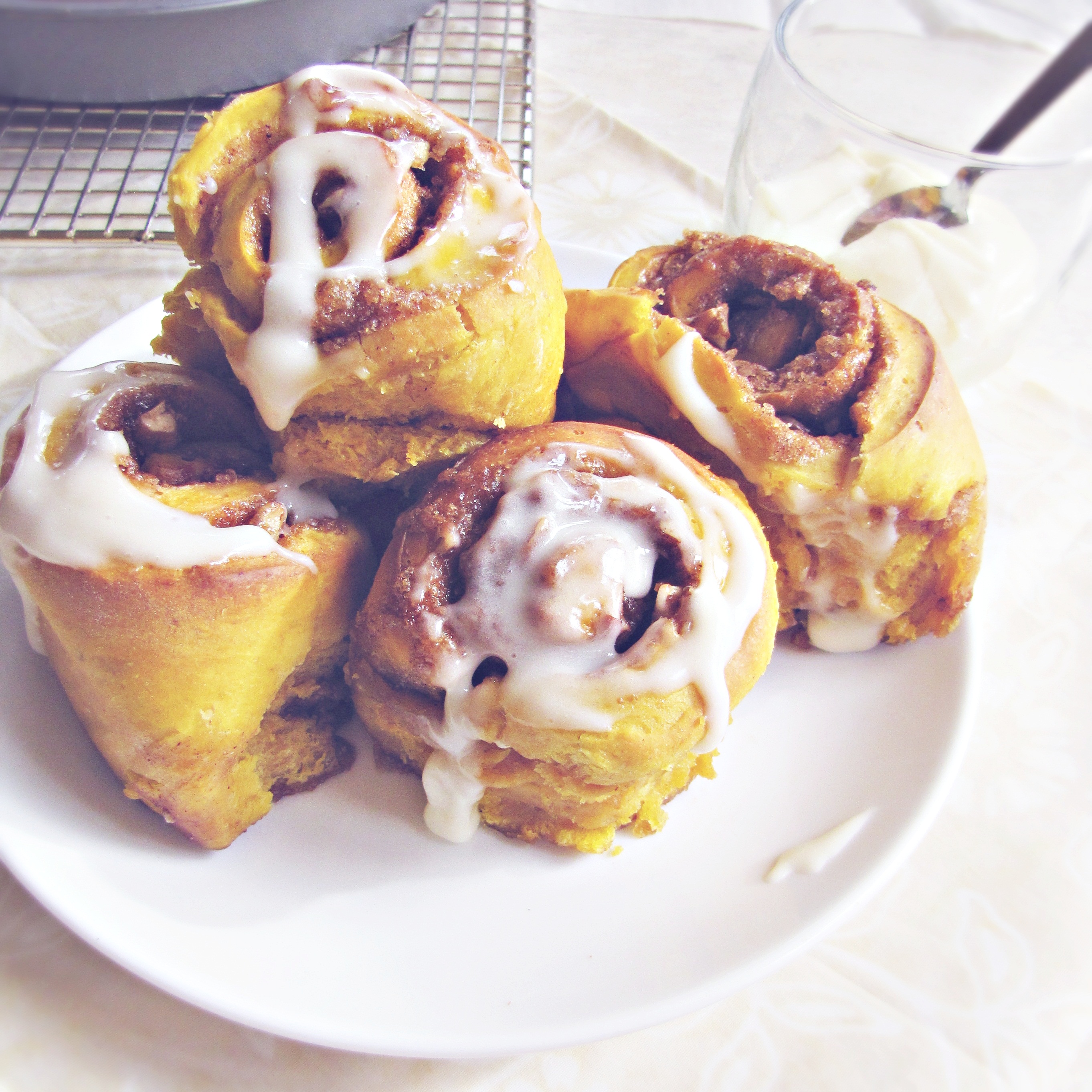 Overnight Cinnamon Pumpkin Rolls