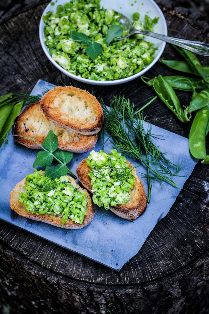 Ingredient of the Week: English Peas // Smashed Pea, Dill, and Feta Crostini {Katie at the Kitchen Door}