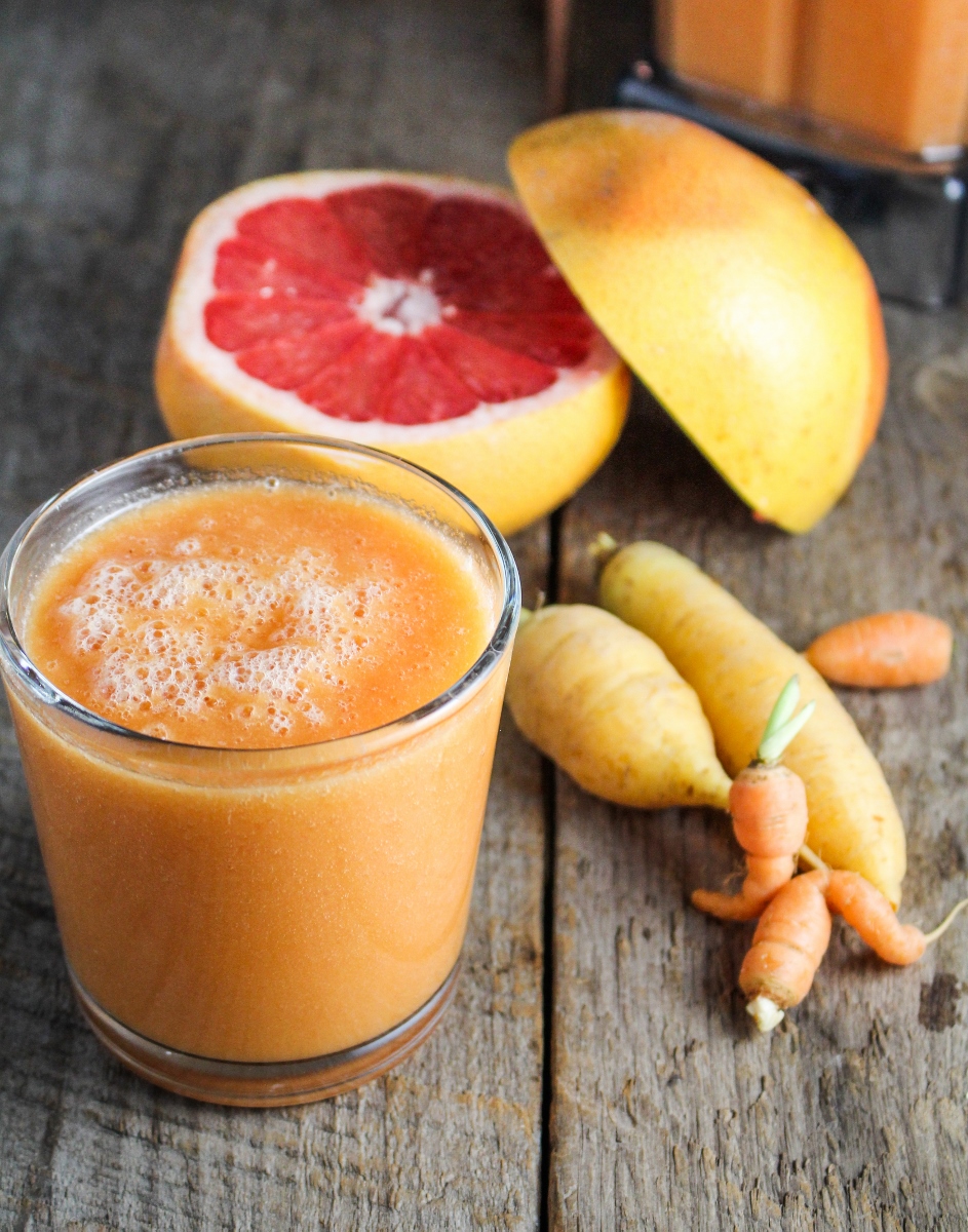 Ingredient of the Week: Carrots // Carrot-Grapefruit-Mango Smoothie