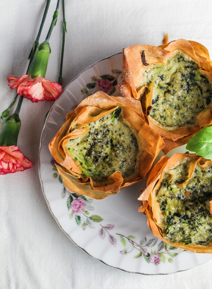 A Weekend with Friends // Zucchini-Pesto Mini Quiches in Phyllo Cups