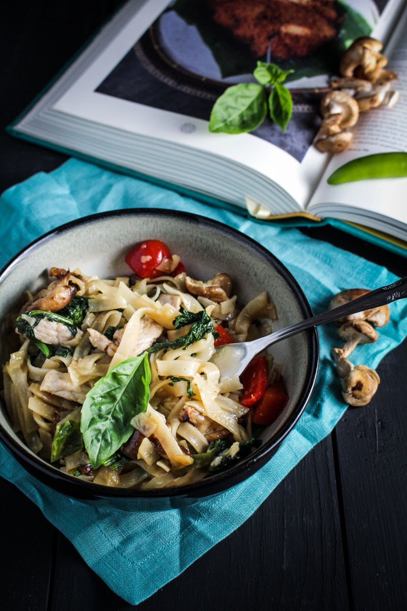 Book Club: Thailand, The Cookbook // Drunken Noodles with Pork