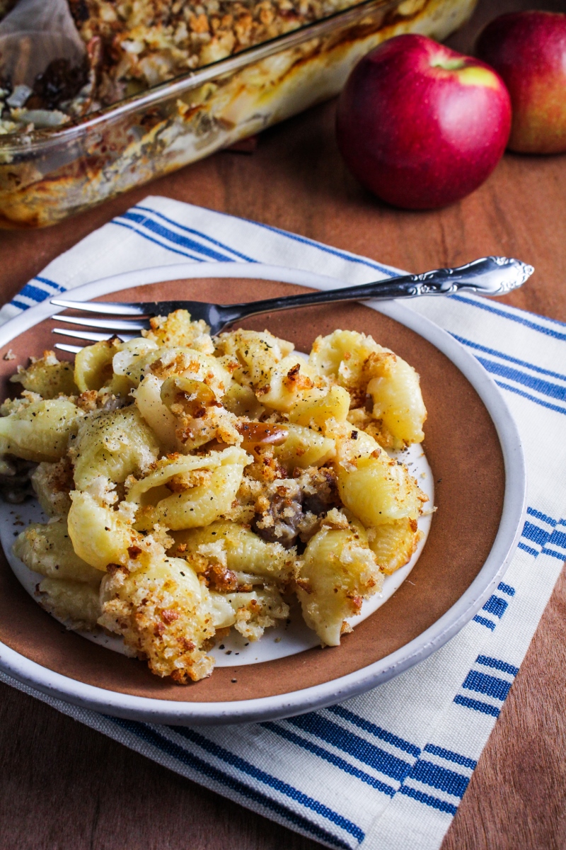 Sausage, Apple, and Cheddar Mac'N'Cheese {Katie at the Kitchen Door}