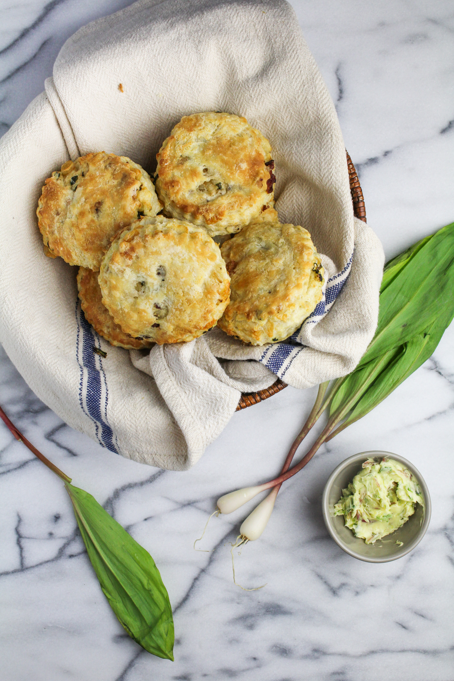 Ramp, Bacon, and Cheddar Buttermilk Biscuits